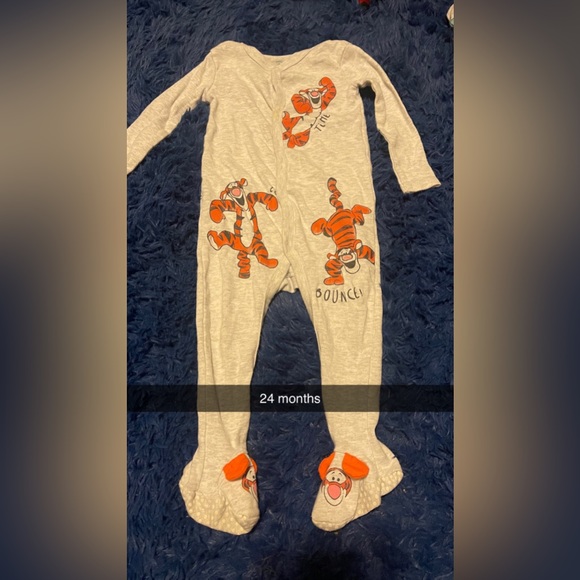 Worn once then too small. Smoke free home - Picture 2 of 5